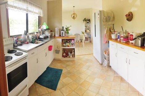 Photo of property in 3/165a Colwill Road, Massey, Auckland, 0614