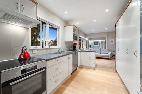Photo of property in 10 Seine Road, Forrest Hill, Auckland, 0620