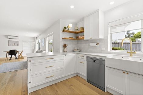 Photo of property in 12 Judd Place, Orewa, 0931