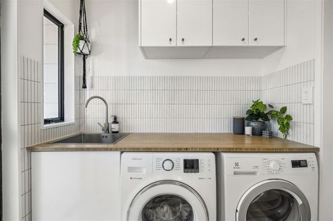 Photo of property in 1/136 Bradbury Road, Botany Downs, Auckland, 2010