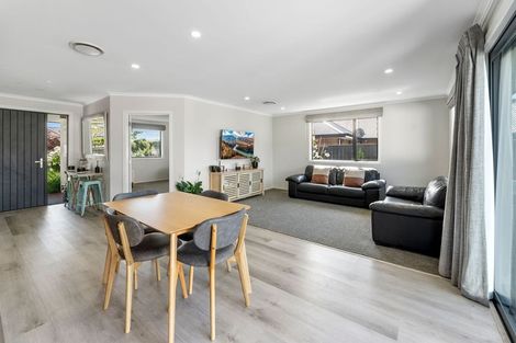 Photo of property in 6 George Fyfe Way, Wakefield, 7025