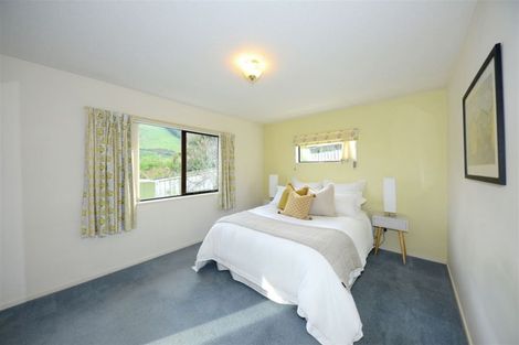 Photo of property in 8 Bayview Place, Cass Bay, Lyttelton, 8082