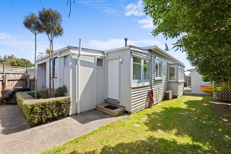 Photo of property in 19 Main Road, Titahi Bay, Porirua, 5022