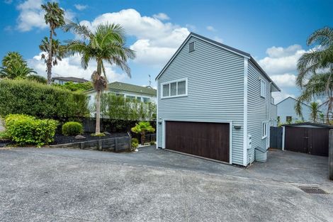 Photo of property in 123a Hobsonville Road, West Harbour, Auckland, 0618
