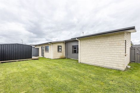 Photo of property in 23 Chestnut Close, Kelvin Grove, Palmerston North, 4414