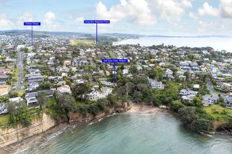 Photo of property in 2/8 Gray Crescent, Torbay, Auckland, 0630