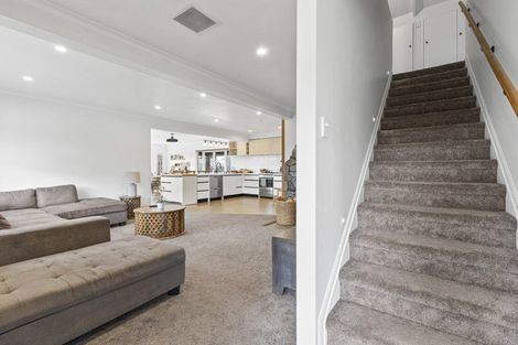 Photo of property in 124 Lower King Road, Tarurutangi, New Plymouth, 4372