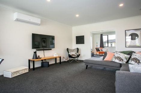 Photo of property in 33 Ruru Street, Cambridge, 3434