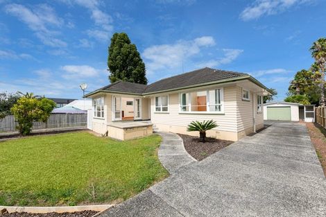 Photo of property in 12 Montmere Avenue, Te Atatu Peninsula, Auckland, 0610