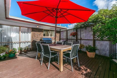 Photo of property in 13 Matuhi Rise, Henderson, Auckland, 0612