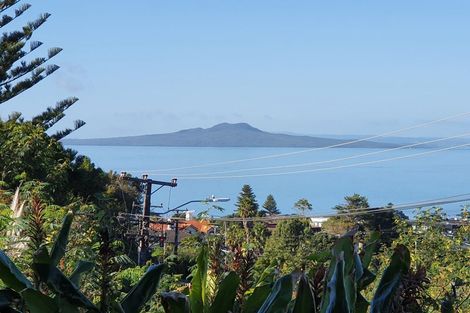 Photo of property in 9 Carlisle Road, Torbay, Auckland, 0630