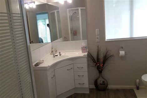 Photo of property in 10d Shelter Grove, Frankleigh Park, New Plymouth, 4310