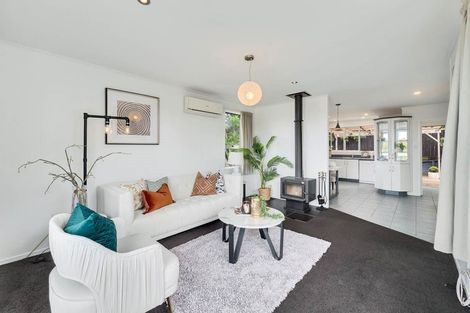 Photo of property in 1/18 Clensmore Place, Torbay, Auckland, 0630