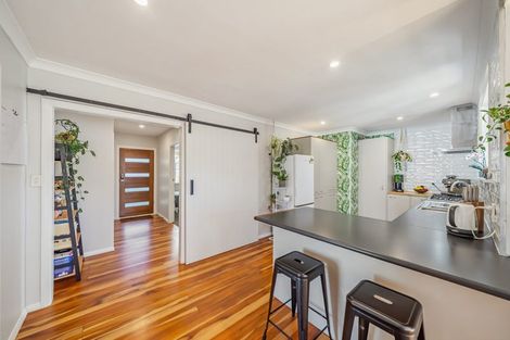 Photo of property in 8 Tui Grove, Elderslea, Upper Hutt, 5018