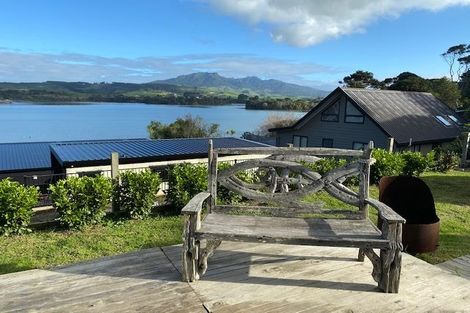 Photo of property in 25 Point Street, Raglan, 3225