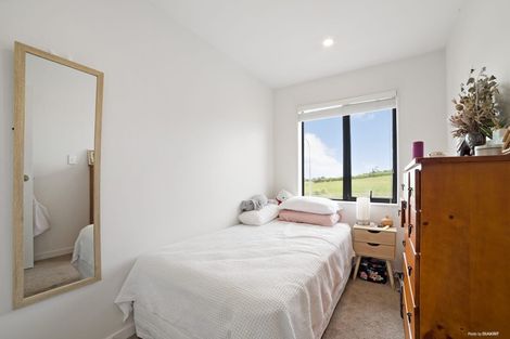 Photo of property in 18 Peony Mews, Oteha, Auckland, 0632