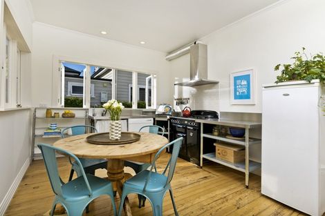 Photo of property in 2/30 Mozeley Avenue, Devonport, Auckland, 0624