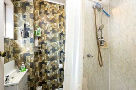 Photo of property in 14 Scott Street, Moturoa, New Plymouth, 4310