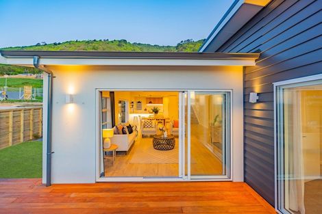 Photo of property in 90 Kotare Street, Waikanae, 5036