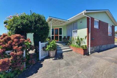 Photo of property in 9 Severn Place, Spotswood, New Plymouth, 4310