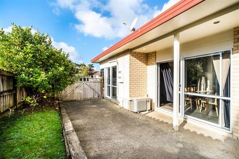 Photo of property in 48 Hogarth Rise, West Harbour, Auckland, 0618
