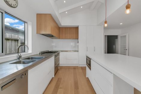 Photo of property in 17 Maranui Avenue, Point Chevalier, Auckland, 1022