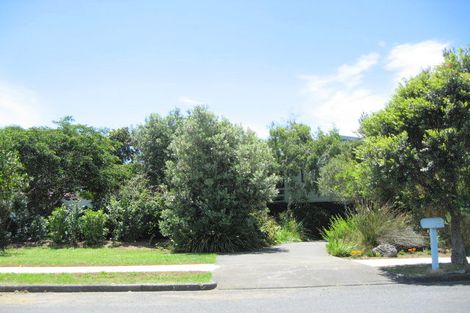 Photo of property in 17 Seaway Road, Clarks Beach, 2122