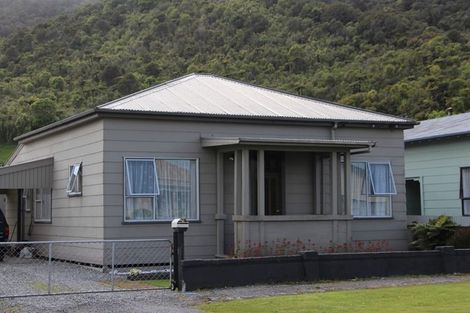 Photo of property in 71 Fox Street, Cobden, Greymouth, 7802