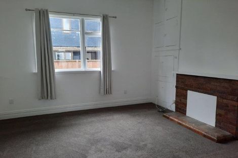 Photo of property in 56 Aikmans Road, Merivale, Christchurch, 8014