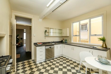 Photo of property in 127 Saint Aubyn Street, New Plymouth, 4310