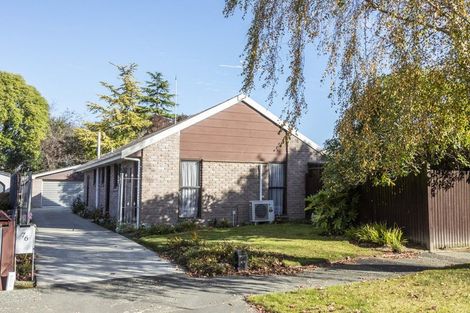 Photo of property in 76 Solomon Avenue, Redwood, Christchurch, 8051