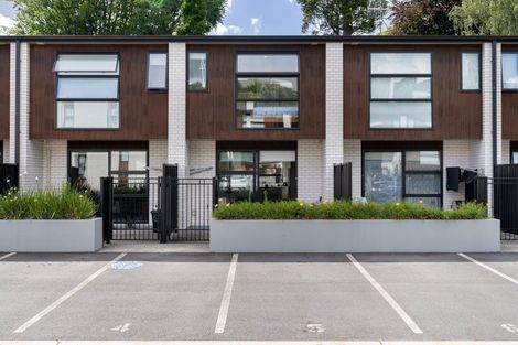 Photo of property in 4/36 Seventh Avenue, Tauranga, 3110