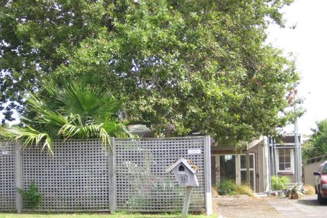Photo of property in 18 Cresta Avenue, Beach Haven, Auckland, 0626