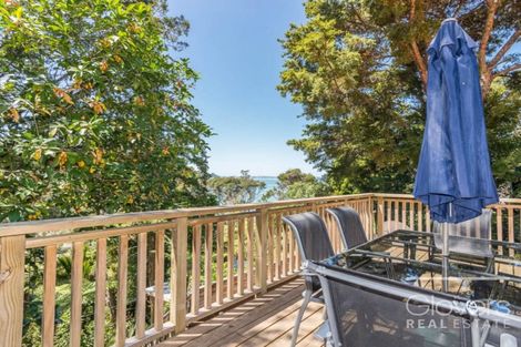 Photo of property in 23 Wood Bay Road, Titirangi, Auckland, 0604