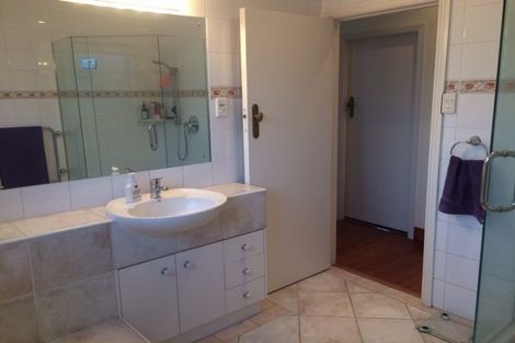 Photo of property in 48 The Esplanade, Eastern Beach, Auckland, 2012