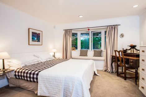 Photo of property in 10 Opanuku Road, Henderson Valley, Auckland, 0612