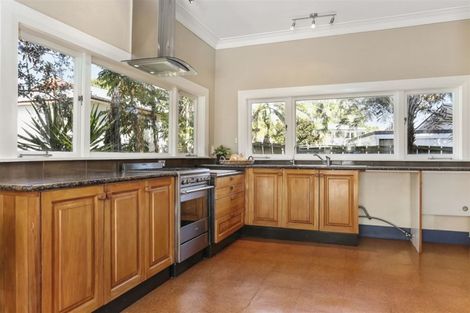 Photo of property in 1/18 Gill Avenue, Te Atatu Peninsula, Auckland, 0610