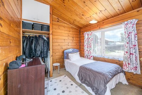 Photo of property in 114 Woodglen Road, Glen Eden, Auckland, 0602