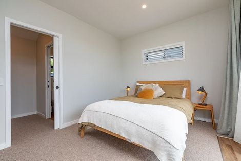 Photo of property in 33 Rauparaha Street, Waikanae Beach, Waikanae, 5036