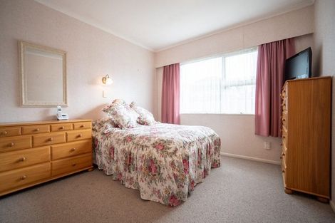 Photo of property in 6 Edwards Place, Terrace End, Palmerston North, 4410