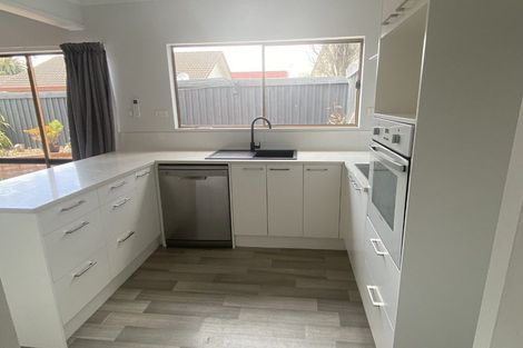 Photo of property in 2/8 Wood Street, Papakura, 2110