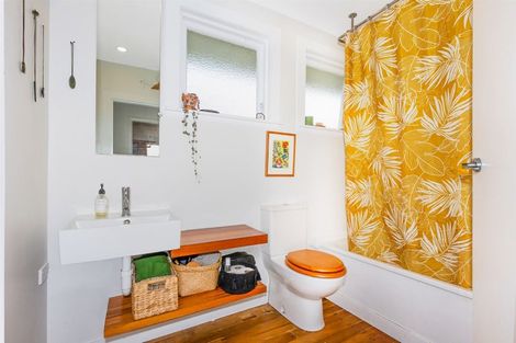 Photo of property in 42 Downes Street, Titahi Bay, Porirua, 5022