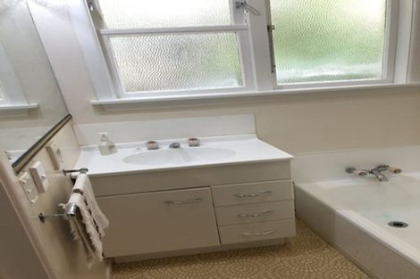 Photo of property in 2/54 Kings Crescent, Hutt Central, Lower Hutt, 5010