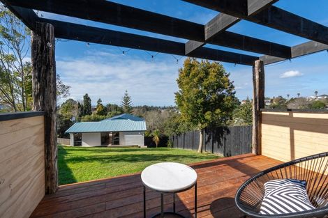 Photo of property in 22 Maori Hut Road, Red Beach, 0932