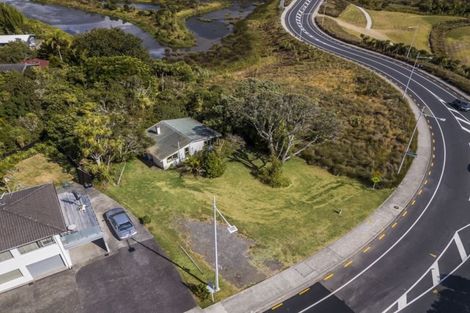 Photo of property in 1088 Beach Road, Torbay, Auckland, 0630