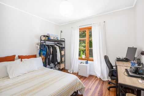 Photo of property in 63 Airlie Road, Plimmerton, Porirua, 5026