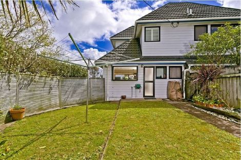 Photo of property in 1/2a Sunnynook Road, Sunnynook, Auckland, 0620