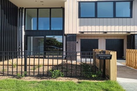 Photo of property in 10/18 Karengo Street, Long Bay, Auckland, 0630