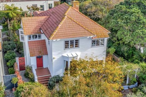 Photo of property in 11 Kinross Street, Kelburn, Wellington, 6012