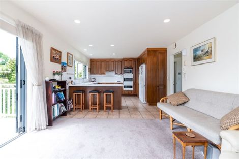 Photo of property in 3a Cron Avenue, Te Atatu South, Auckland, 0610